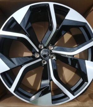 Audi RS Q8 R23 (4M8601025DA GB)