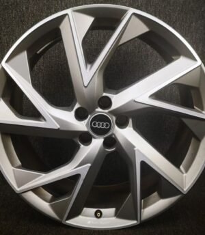 Audi RSQ3 R21 (83A601025AD G)