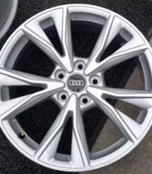 Audi Q3 R18 (83A601025K)