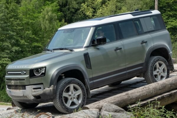 land_rover_defender_1113470.jpg land_rover_defender_1113470.jpg