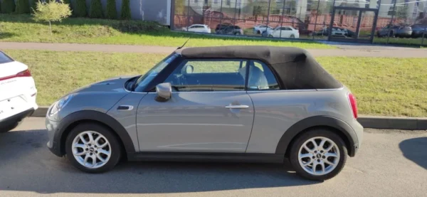 mini-cabrio-r16-36116855103-2.webp
