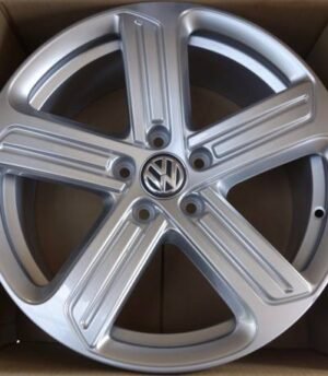 Volkswagen Golf R18 (5G0601025BK)