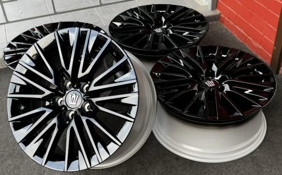 toyota-crown-r18-tcw-188045bl-a-2.jpg toyota-crown-r18-tcw-188045bl-a-2.jpg